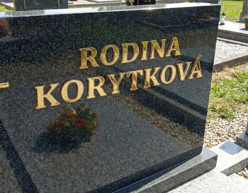 Plastové samolepiace písmená zlaté a strieborné